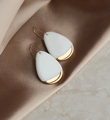 Medium drop earrings