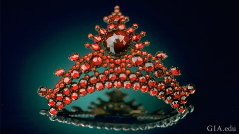 The Smithsonian’s antique pyrope hair comb is one of the most famous pieces of garnet jewelry 