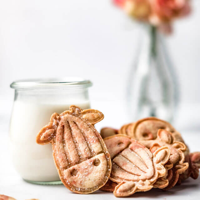 Almond Cow Cookies