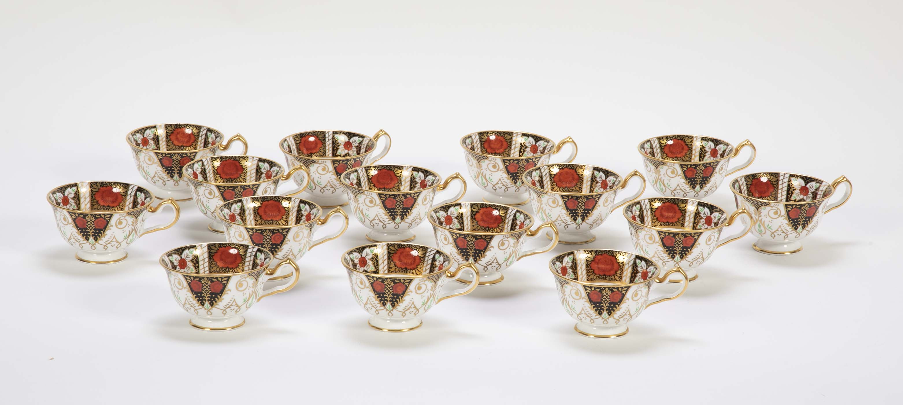 Very Impressive 97 Piece Dinnerware Set "Canton by Abbeydale"
