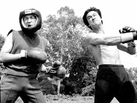 Bruce Lee doing western boxing training