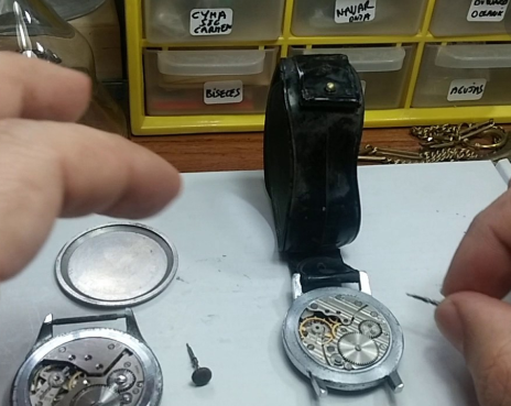 Se Dano Tu Reloj De Mano Y Quieres Repararlo Tu Mismo Consejos Emoddern