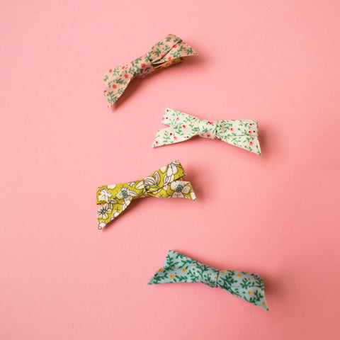 Betty floral bow clips