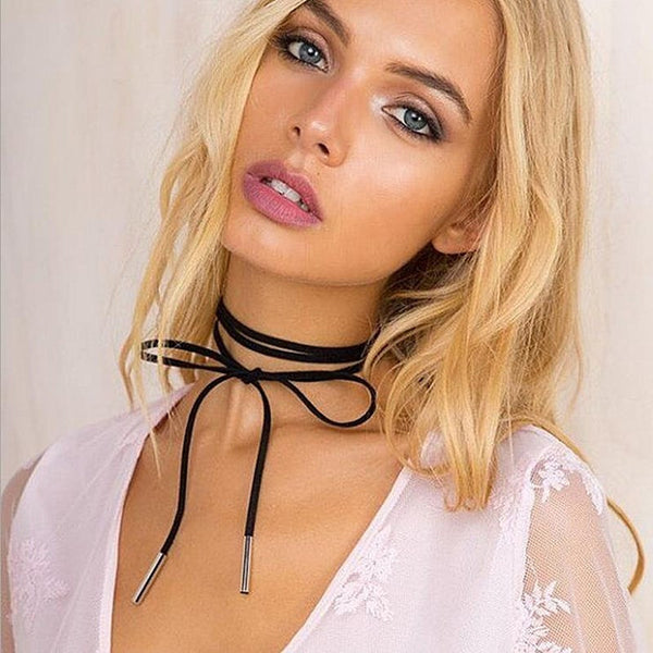 black velvet neck choker