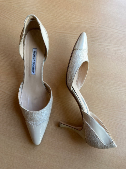 Continent mechanism Applicable Manolo Blahnik Size 10 Cream Low Pump w/Patent Accents Heels – Collage  Designer Consignment