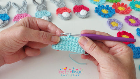 How to make a UK Dc crochet stitch 