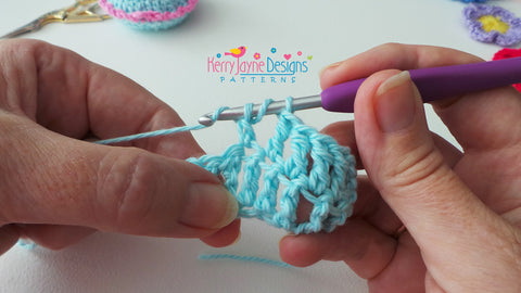 How to crochet a Double treble stitch (Dtr stitch)