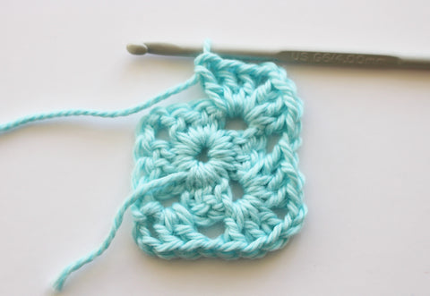 How to crochet a granny square