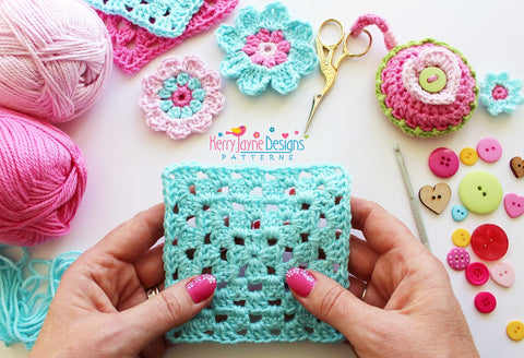 How to crochet a straight Granny square