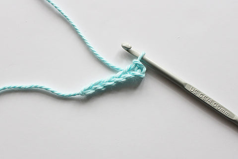 How to crochet a slip stitch step-4