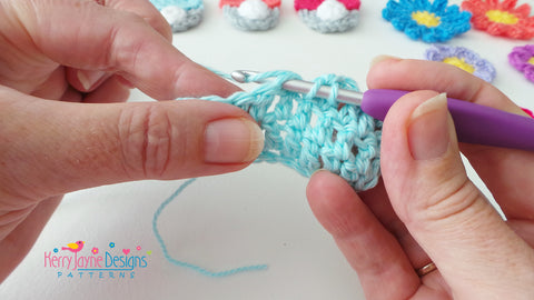 UK Treble crochet stitch (USA Double crochet stitch)