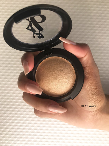 Be A Bombshell – Baked Bronzer Swatch