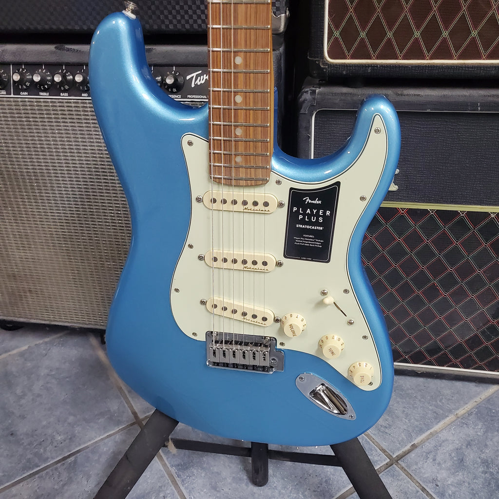 Player Plus Stratocaster, Pau Ferro Fingerboard, Opal Spark