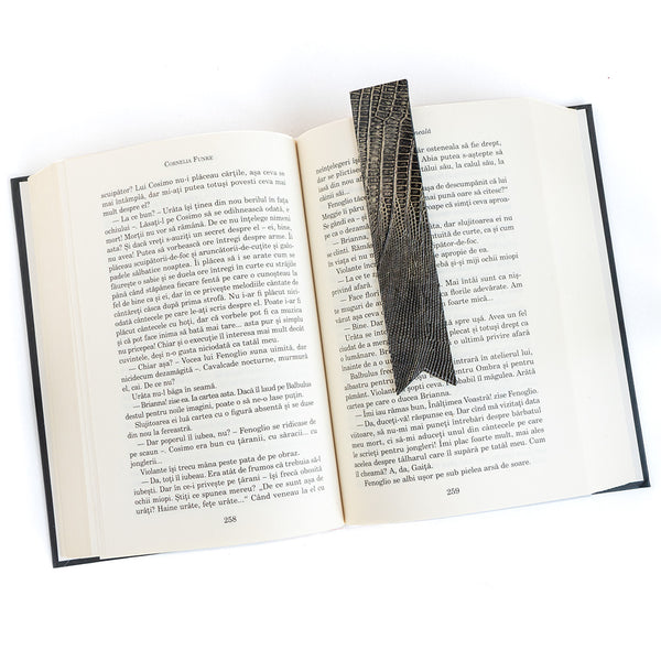 semn de carte clasic din piele naturala snakeskin nappa in carte