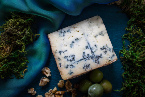 blue cheese and sparkling wine pairing