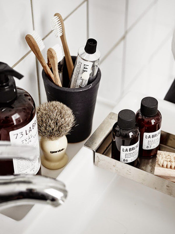 Simple Bathroom Sink Styling - Image via My Scandinavian Home