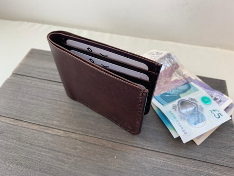 brown leather men's billfold wallet
