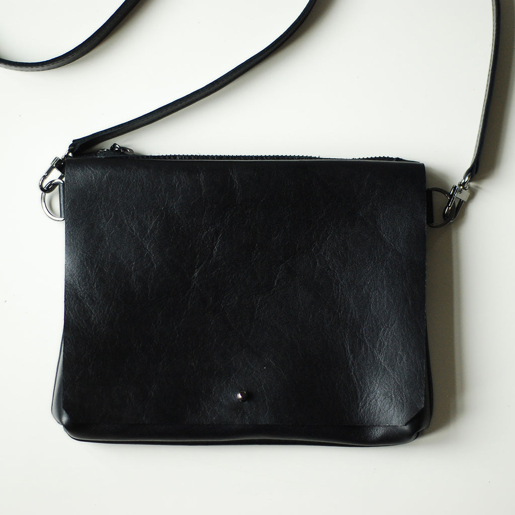 minimalist crossbody bag