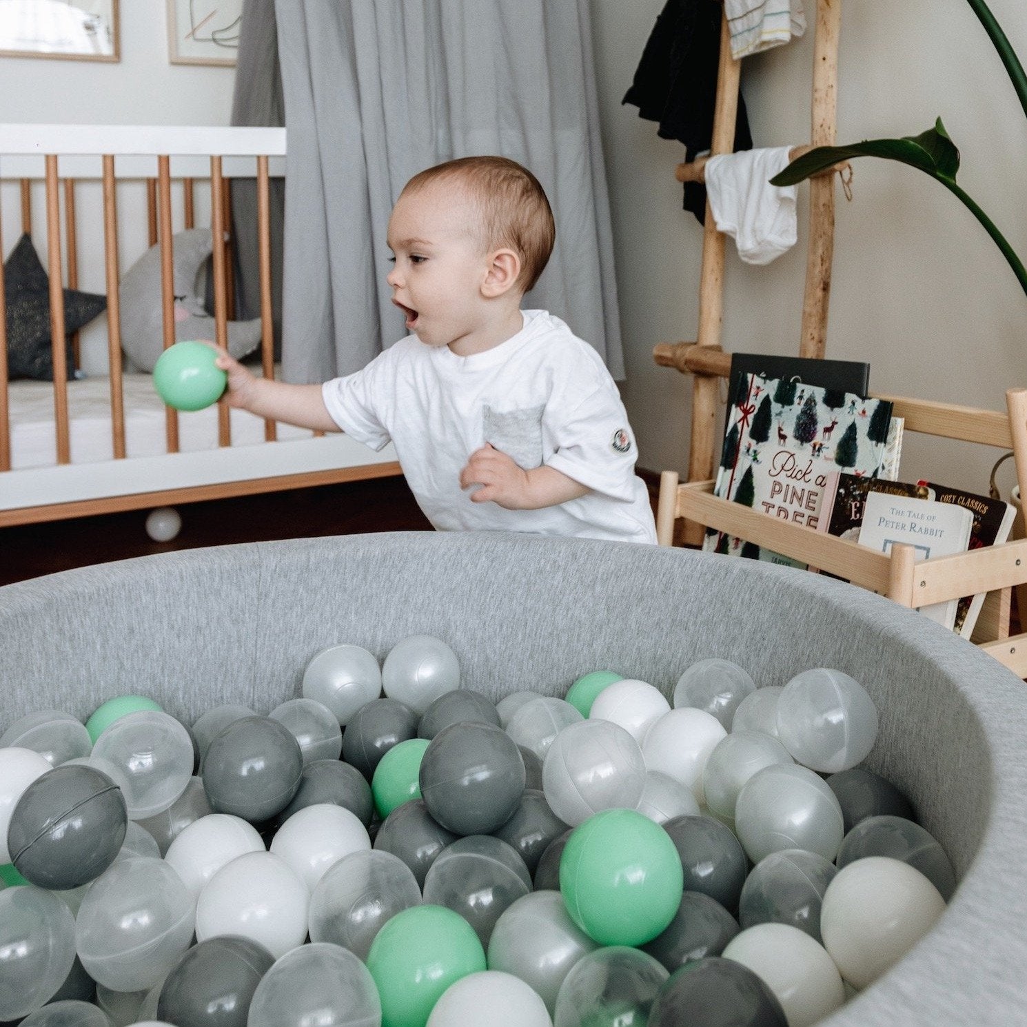 Ball Pit - LIGHT GREY - Choose your ball colours - Scandibørn