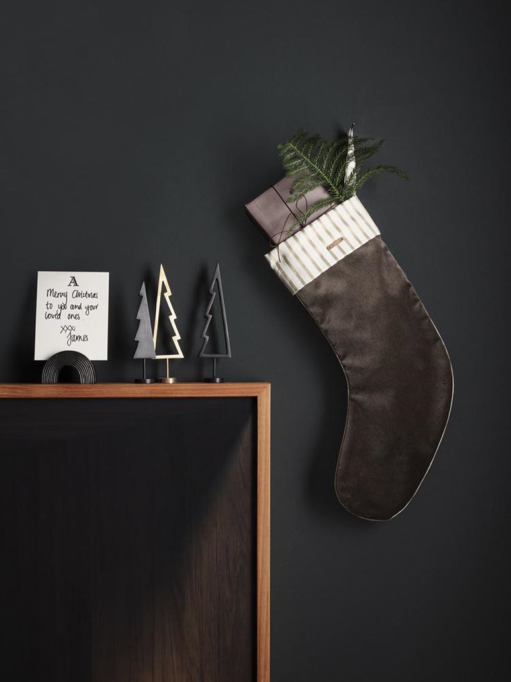 Ferm Living - Christmas Velvet Stocking in Brown - Scandibørn