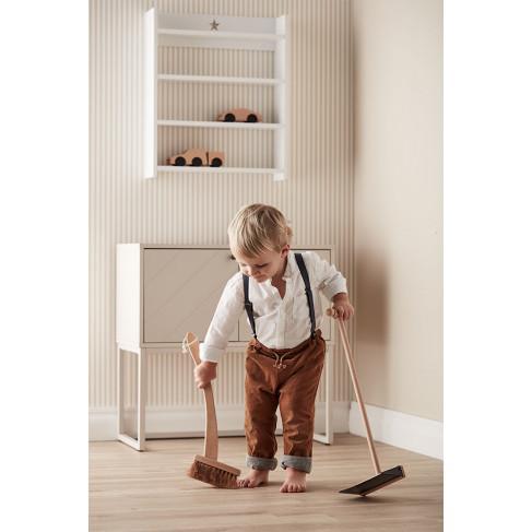 toddler dustpan and brush