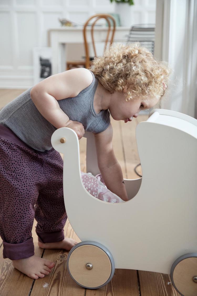 Sebra Wooden doll's pram in white - Scandibørn