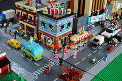 Custom DELI Modular in Leading brand toy Brick Street Scene