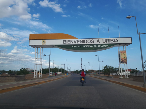 sign of welcome to uribia in colombia