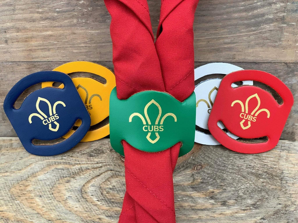 UK Scout Fluer De Lis Cub Scout Woggle | Gold Printed Cub Scout Title – The  WoggleMakers