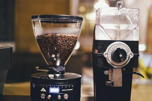 4 Reasons to Grind Your Own Coffee Beans - Total Espresso