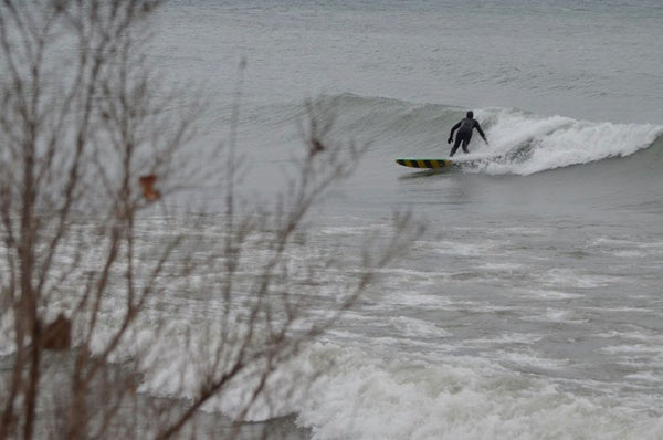 Andrew Dawson styling in the Toronto surf. Photo by Geoff Ortiz.