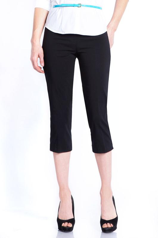 Pull-On Capri Pant With Pockets - Black