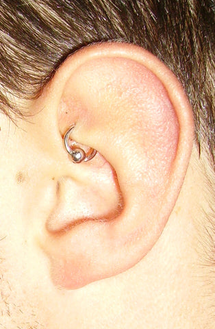 captive bead ring in rook piercing