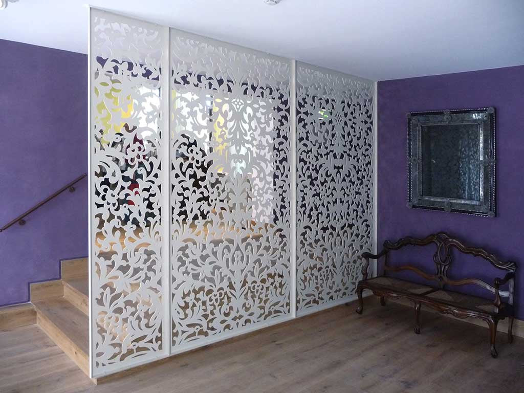 Merletto screen laser cut aluminum reproduce an ancient Venetian lace design