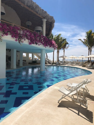 the pool at Mar del Cabo
