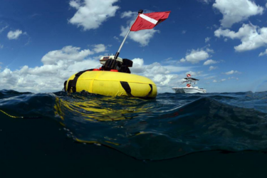 Scuba Hookah in Water