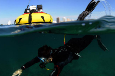 Tankless Hookah Diver Maintenance on Propeller