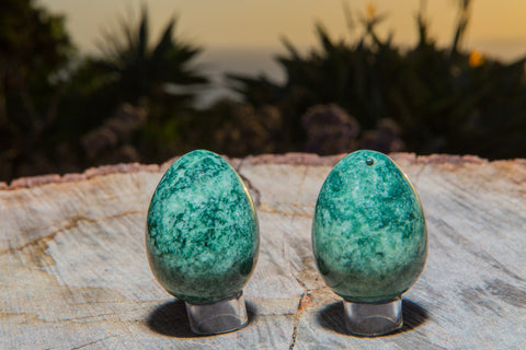 drilled and undrilled jade vagina eggs