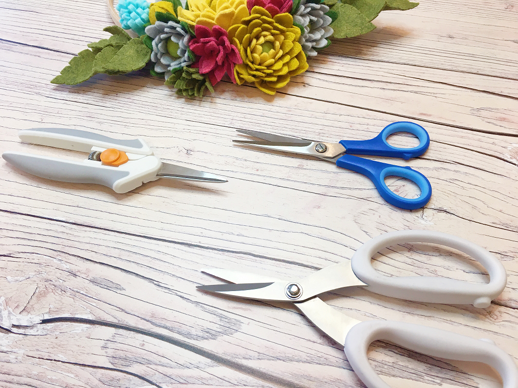 Felt flower making basics toolkit scissors