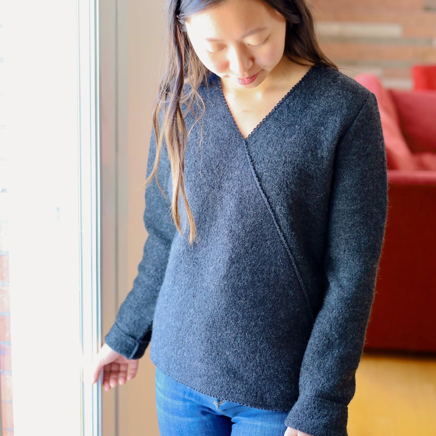 Load image into Gallery viewer, Reiff Women Wrap Sweater Crepe Knit Merino Wool
