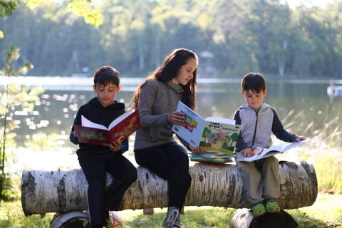 bilingual kids reading children's books and talking
