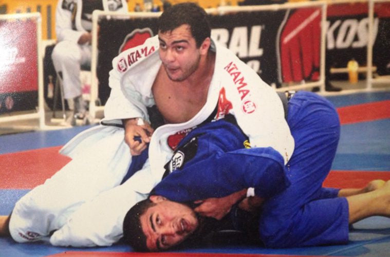 Escaping the Omoplata