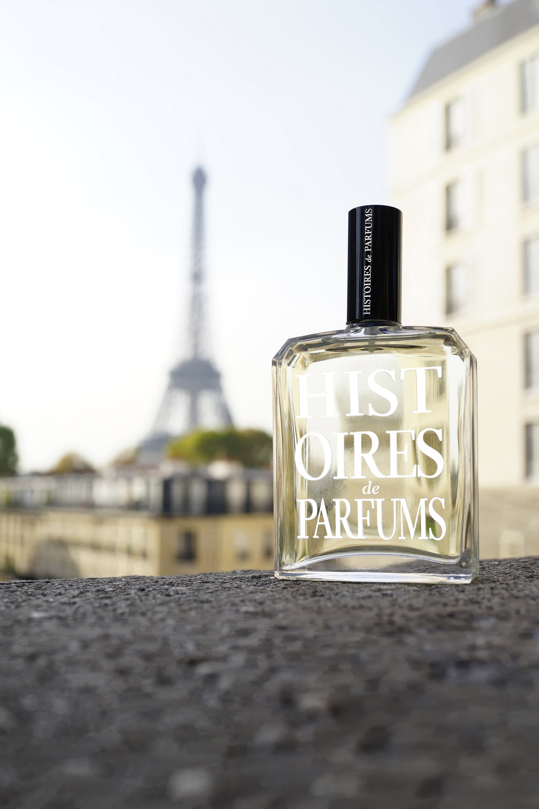 The construction of the Eiffel tower - Histoires de Parfums