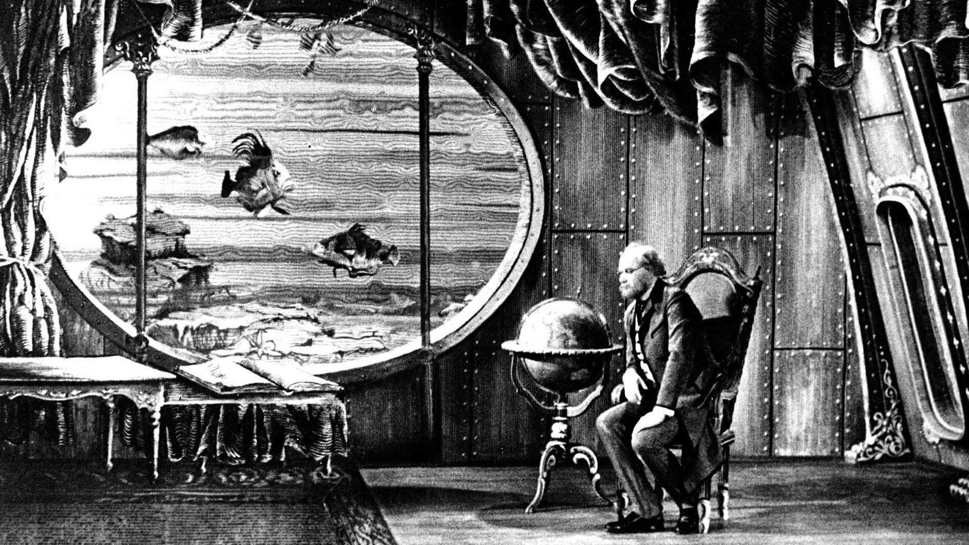 February 8. 1828: Jules Verne - Histoires de Parfums