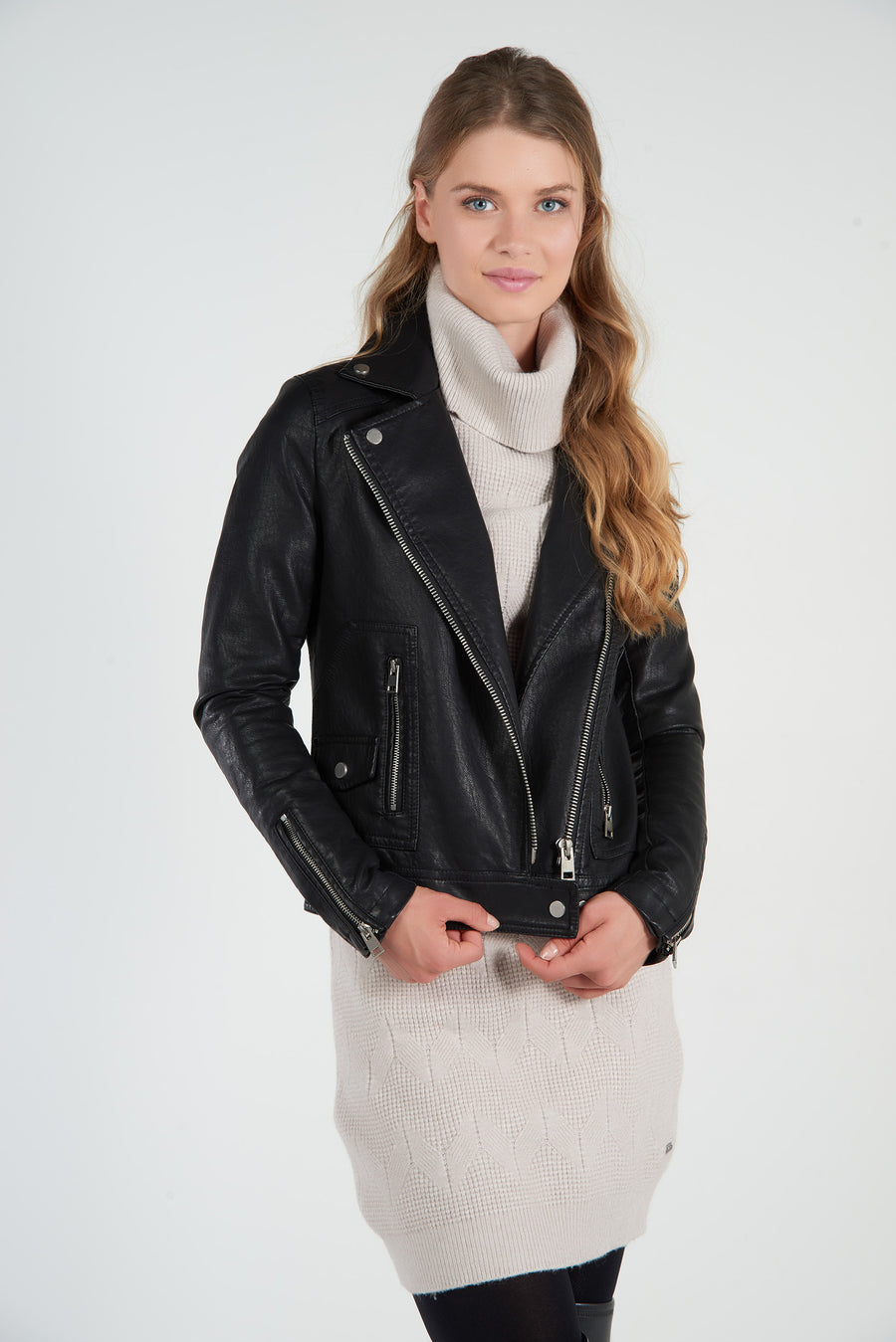 Magasinez la veste moto en cuir végan pour femmes de cypresslapband - Shop then vegan leather moto jacket for women from cypresslapband 