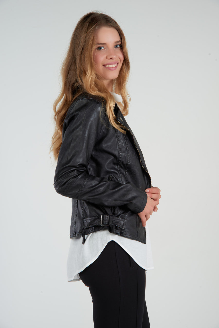 Boutique cypresslapband Vêtements pour femme - ZELIA – Veste moto en cuir végane - Fait au Québec Fait à Montréal Fait au Canada – Vestes pour femme