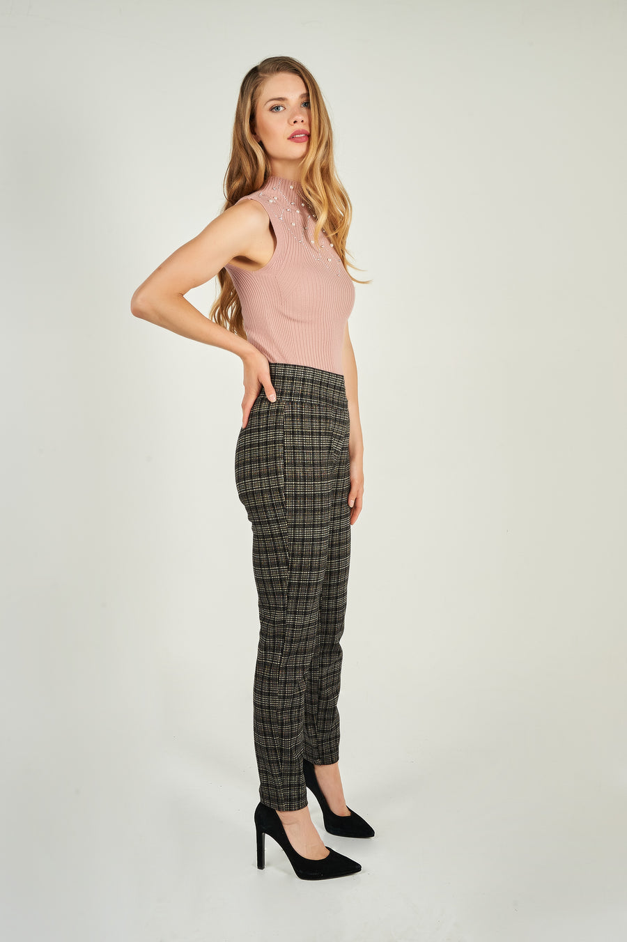 magasinez les pantalons à enfiler à carreaux - Shop the plaid pull on pants from colori