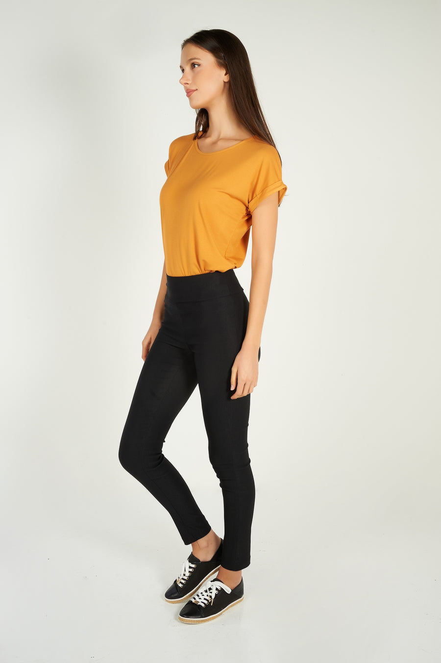 magasinez les pantalons à enfiler pour femme de chez colori - Shop the pull on pants for women from colori