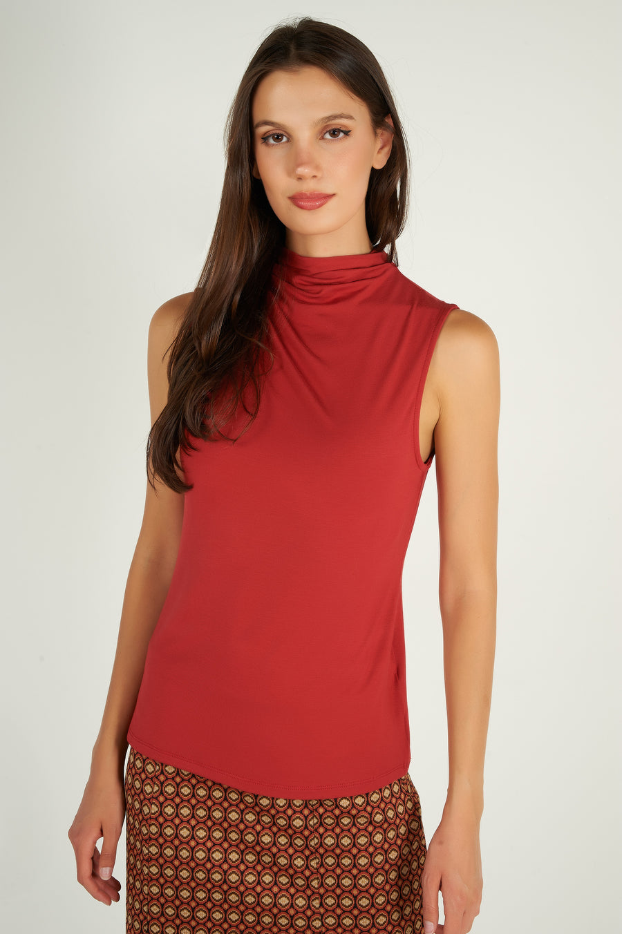 magasinez la camisole sans manches pour femme de chez colori - Shop the sleeveless top for women from colori