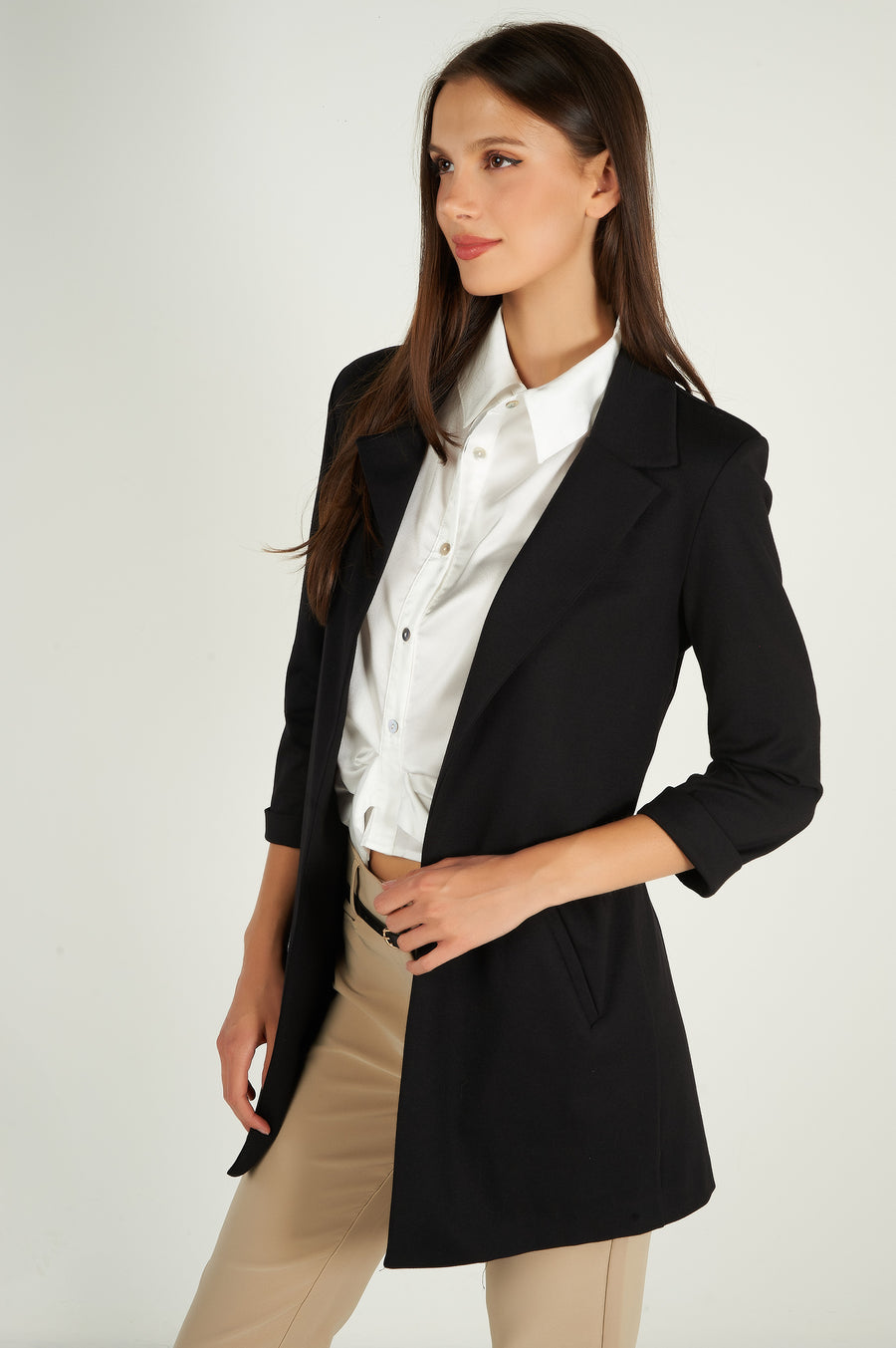 magasinez le long blazer pour femme de chez colori - Shop the long blazer for women from colori